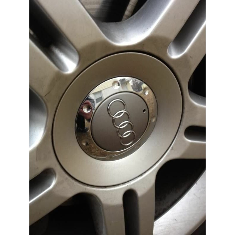 Ensemble de 4 bouchons de centre de roue en alliage - Pièces d'origine Audi 4x8E0601165M
