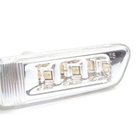 Indicateur de clignotant droit à LED clair - Pièces d'origine Audi 4E0949128 Indicateur de clignotant droit à LED clair - Pièces d'origine Audi 4E0949128