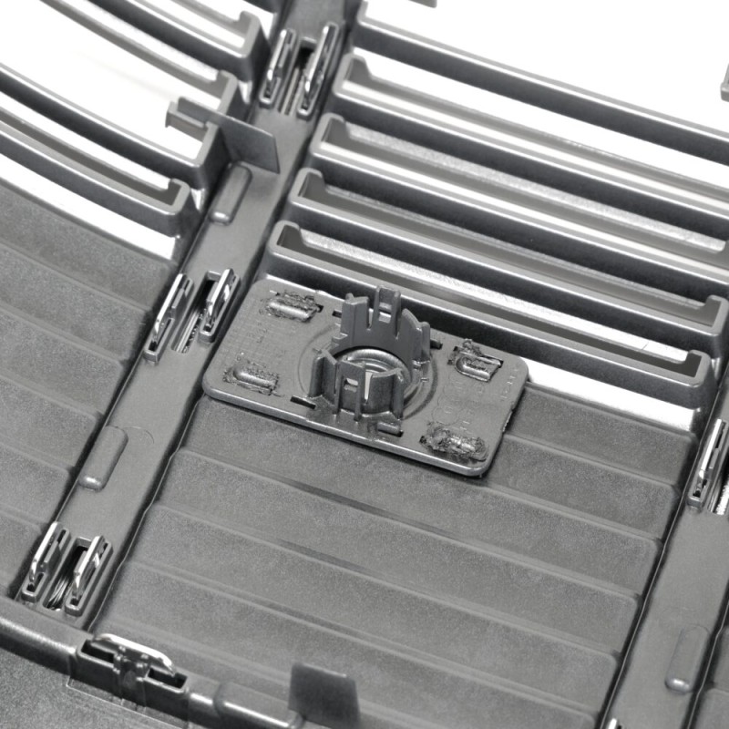 Calandre de radiateur centrale de pare-chocs avant en gris platine - Pièces d'origine Audi 4KE8536513DA
