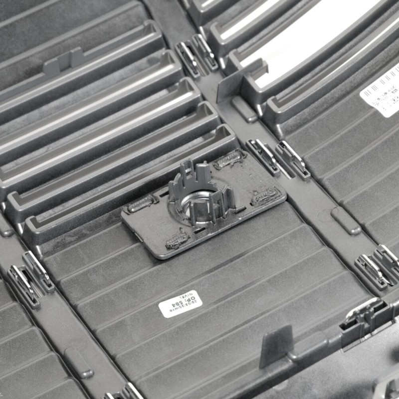 Calandre de radiateur centrale de pare-chocs avant en gris platine - Pièces d'origine Audi 4KE8536513DA