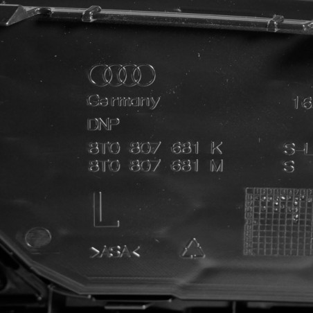 Grille de feux antibrouillard de pare-chocs avant paire gauche et droite - Pièces d'origine Audi 8T0807681K01C/8T0807682L01C Grille de feux antibrouillard de pare-chocs avant paire gauche et droite - Pièces d'origine Audi 8T0807681K01C/8T0807682L01C