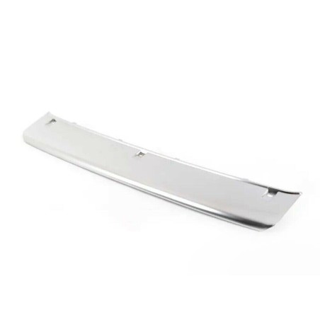 Lame de spoiler inférieure de pare-chocs avant en chrome - Pièces d'origine Audi 8K0807110A2ZZ Lame de spoiler inférieure de pare-chocs avant en chrome - Pièces d'origine Audi 8K0807110A2ZZ