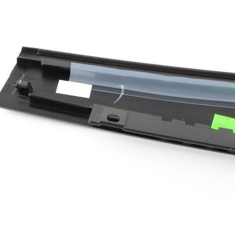 Garniture de pilier de porte arrière gauche coté conducteur en noir brillant - Pièces d'origine Audi 8R0839901M5FQ