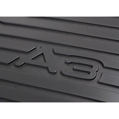 Tapis de protection de compartiment de coffre en plastique - Pièces d'origine Audi 8V5061180 Tapis de protection de compartiment de coffre en plastique - Pièces d'origine Audi 8V5061180