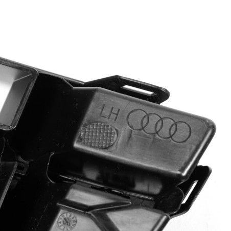 Pare-chocs avant S-Line, garniture de grille inférieure gauche coté conducteur noire - Pièces d'origine Audi 8S0807681BT94.