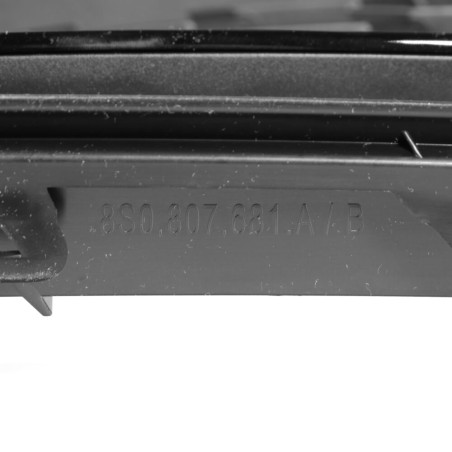 Pare-chocs avant S-Line, garniture de grille inférieure gauche coté conducteur noire - Pièces d'origine Audi 8S0807681BT94.