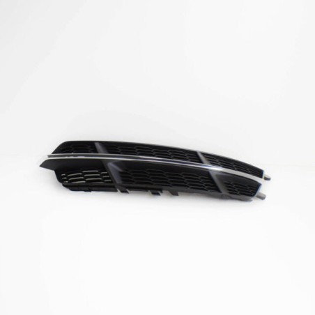 Pare-chocs avant S-Line inférieur avec grille droite coté passager noire/chromée - Pièces d'origine Audi 4G0807648J9B9 Pare-chocs avant S-Line inférieur avec grille droite coté passager noire/chromée - Pièces d'origine Audi 4G0807648J9B9
