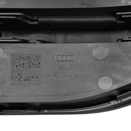 Grille de pare-chocs gauche S-Line avec entourage de phare antibrouillard - Pièces d'origine Audi 8X0807681B01C Grille de pare-chocs gauche S-Line avec entourage de phare antibrouillard - Pièces d'origine Audi 8X0807681B01C