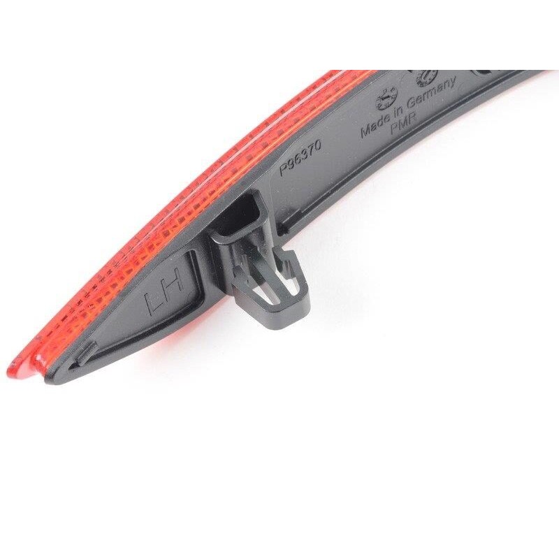 Réflecteur de pare-chocs arrière S-Line gauche coté conducteur - Pièces d'origine Audi 8V5945105B