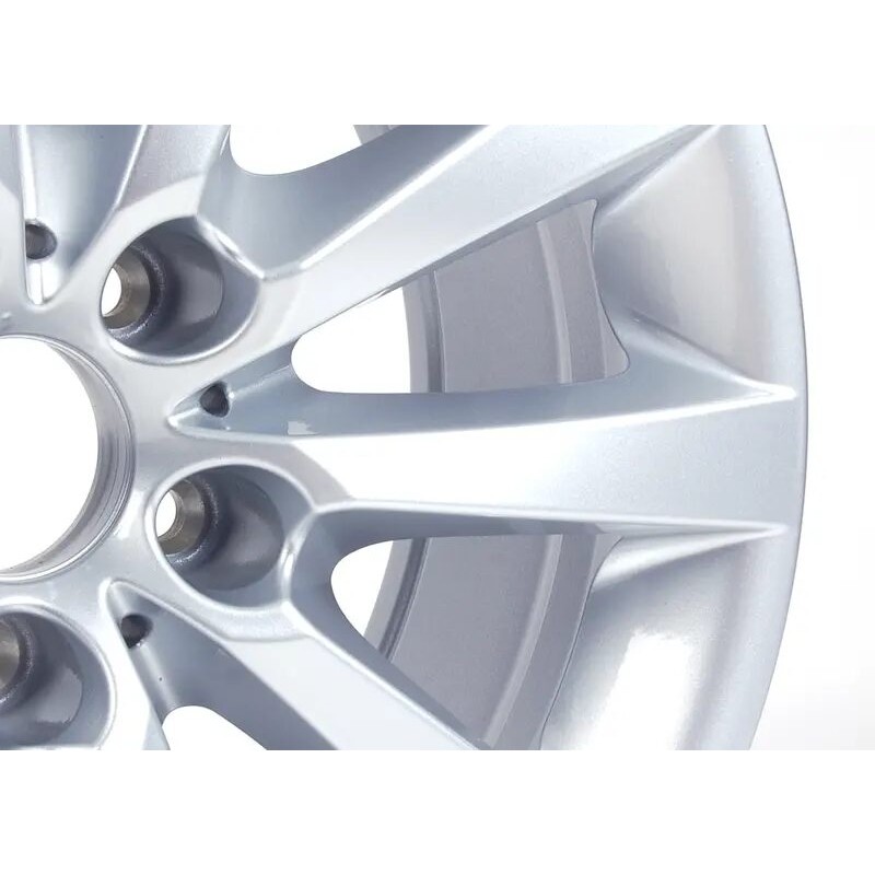 Roue en V à rayons de 18 pouces - Pièce d'origine BMW 36116790173