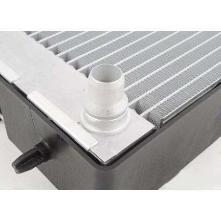 Radiateur de liquide de refroidissement du moteur auxiliaire gauche N/S - Pièce d'origine BMW 17112284603 Radiateur de liquide de refroidissement du moteur auxiliaire gauche N/S - Pièce d'origine BMW 17112284603