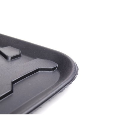 Tapis de sol en caoutchouc toutes saisons noirs - Pièce d'origine BMW 51470428949 pour l'avant. Tapis de sol en caoutchouc toutes saisons noirs - Pièce d'origine BMW 51470428949 pour l'avant.