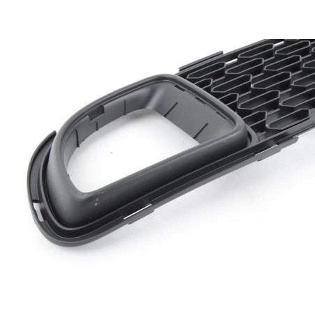 Grille inférieure de pare-chocs noire - Pièce d'origine BMW 51117289990 Grille inférieure de pare-chocs noire - Pièce d'origine BMW 51117289990