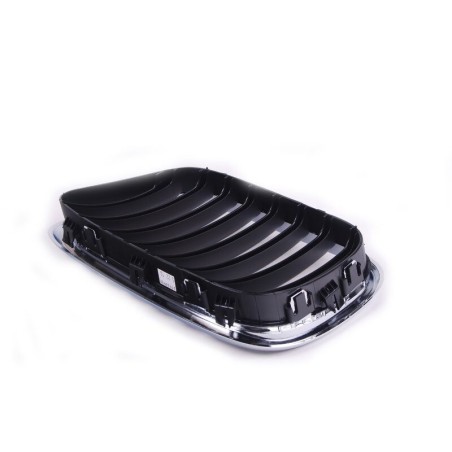 Grille de pare-chocs chromée avant droite - Pièce d'origine BMW 51138402646 Grille de pare-chocs chromée avant droite - Pièce d'origine BMW 51138402646