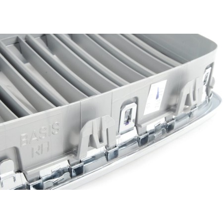 Calandre droite en chrome - Pièce d'origine BMW 51137261356 Calandre droite en chrome - Pièce d'origine BMW 51137261356
