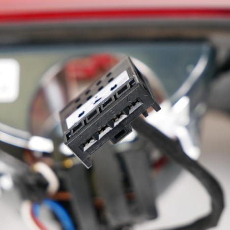 Feux arrière à LED pour le lifting LCI - Pièce d'origine BMW 63217426052/63218496524, côté droit.