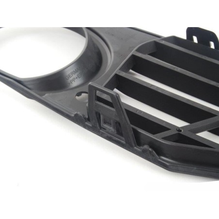 Grille de feu antibrouillard droite - Pièce d'origine BMW 51117255368 Grille de feu antibrouillard droite - Pièce d'origine BMW 51117255368