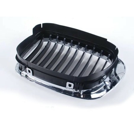 Calandre de rein de pare-chocs avant chromée côté droit - Pièce d'origine BMW 51138208686 Calandre de rein de pare-chocs avant chromée côté droit - Pièce d'origine BMW 51138208686