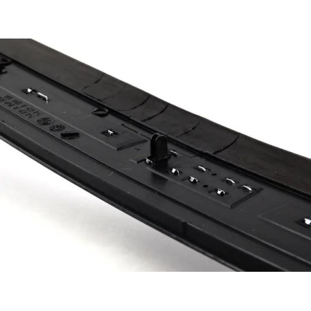Cache de seuil de porte avant noir droit - Pièce d'origine BMW 51478159934 Cache de seuil de porte avant noir droit - Pièce d'origine BMW 51478159934