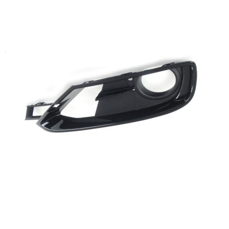 Phare antibrouillard avant gauche inférieur partiellement ouvert - Pièce d'origine BMW 51117300739. Phare antibrouillard avant gauche inférieur partiellement ouvert - Pièce d'origine BMW 51117300739.