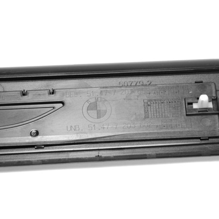 Cache d'entrée de seuil de porte avant droite - Pièce d'origine BMW 51477203602