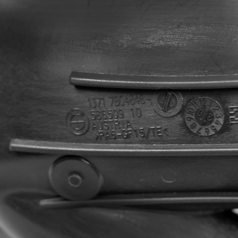 Tuyau d'air filtré d'admission - Pièce d'origine BMW 13717804846