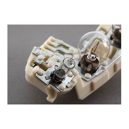 Support d'ampoule intérieur gauche pour le coffre - Pièce d'origine BMW 63217183841